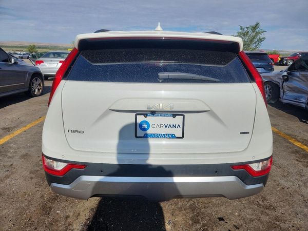 2023 KIA NIRO