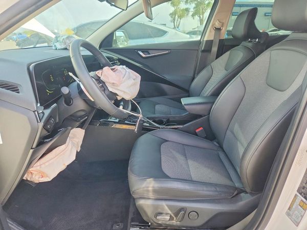 2023 KIA NIRO