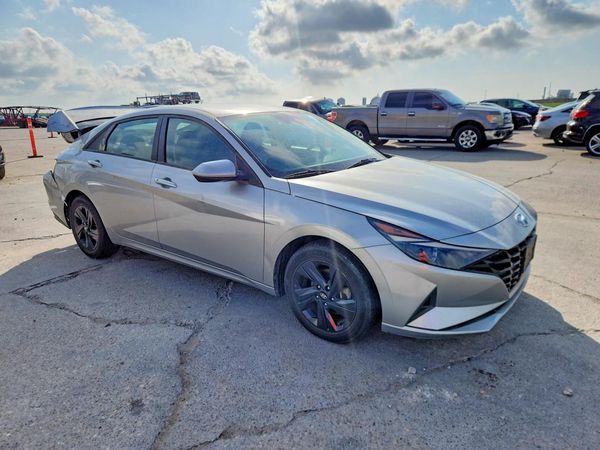 2022 HYUNDAI ELANTRA SEL w/Convenience Pkg