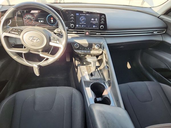 2022 HYUNDAI ELANTRA SEL w/Convenience Pkg