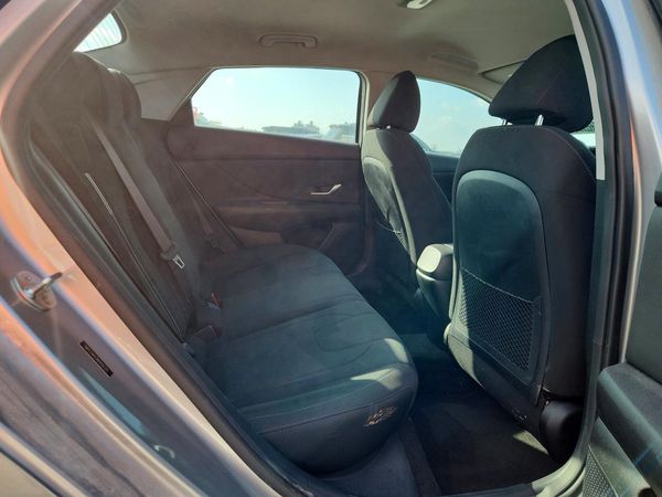 2022 HYUNDAI ELANTRA SEL w/Convenience Pkg