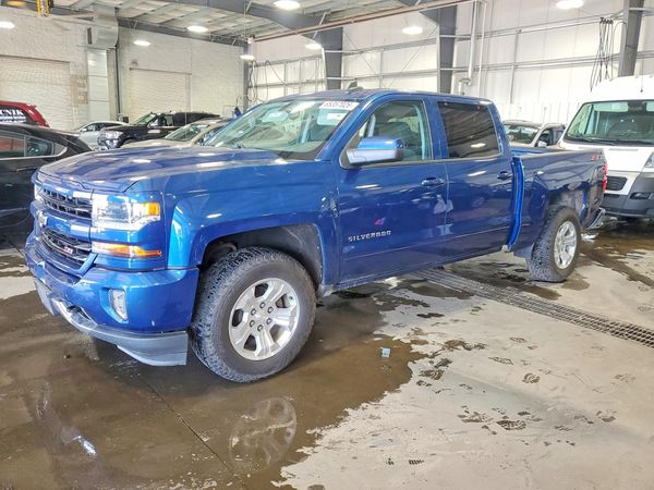 2018 CHEVROLET SILVERADO LT — Front 3/4