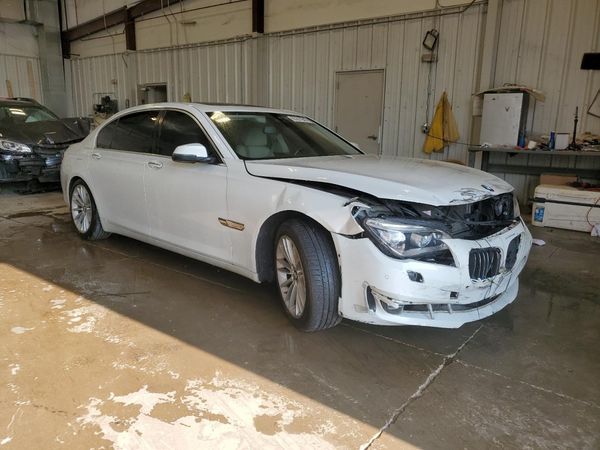 2013 BMW 750