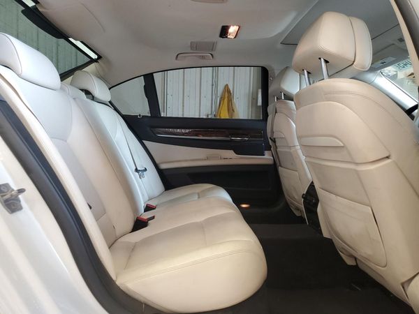 2013 BMW 750