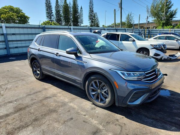 2022 VOLKSWAGEN TIGUAN SE