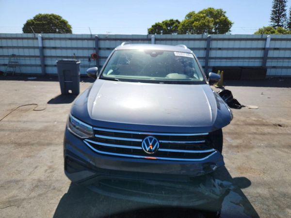 2022 VOLKSWAGEN TIGUAN SE