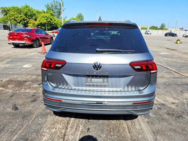 2022 VOLKSWAGEN TIGUAN SE