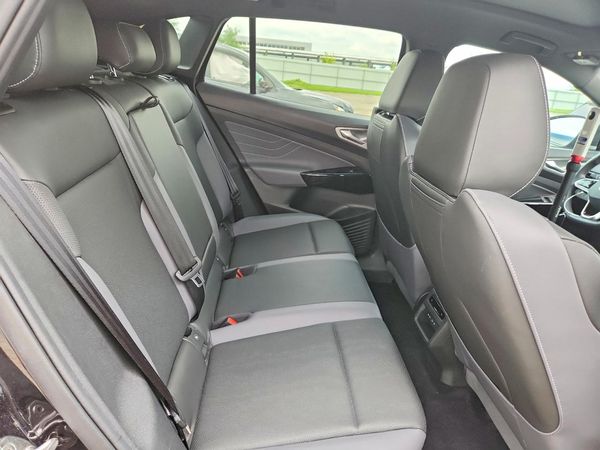 2023 VOLKSWAGEN ID.4 Pro S Plus