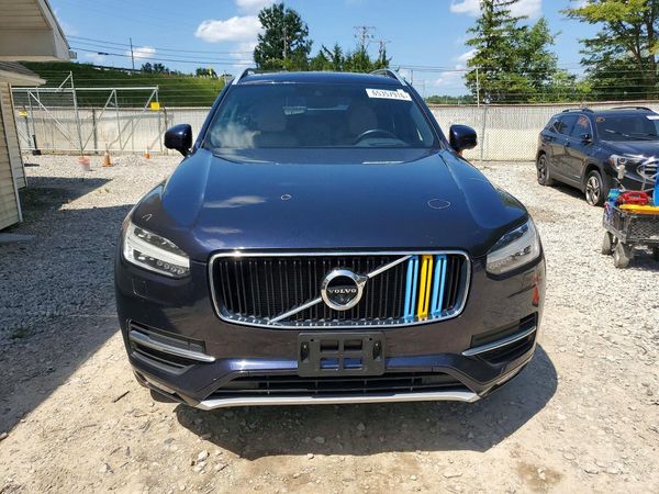 2017 VOLVO XC90