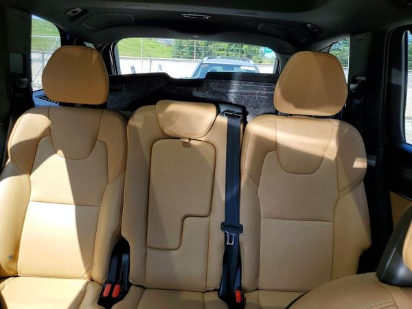 2017 VOLVO XC90