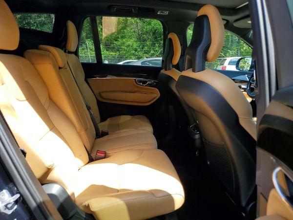2017 VOLVO XC90