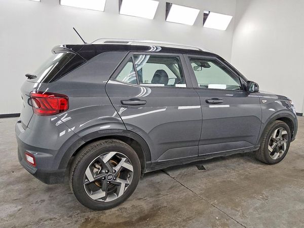 2026 HYUNDAI VENUE SEL, SEL w/ 2-Tone Roof