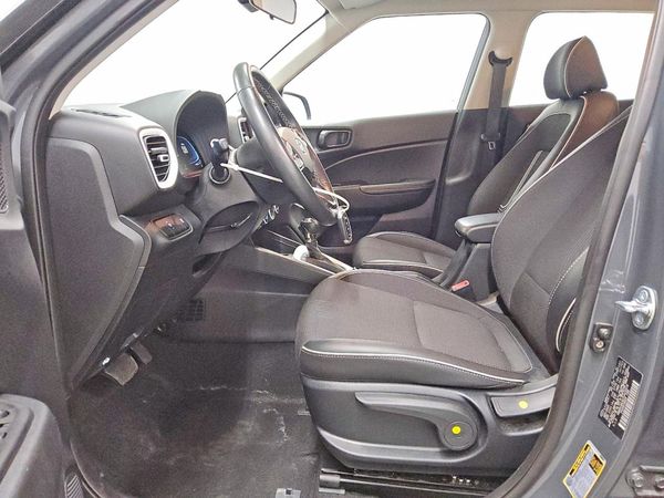 2026 HYUNDAI VENUE SEL, SEL w/ 2-Tone Roof