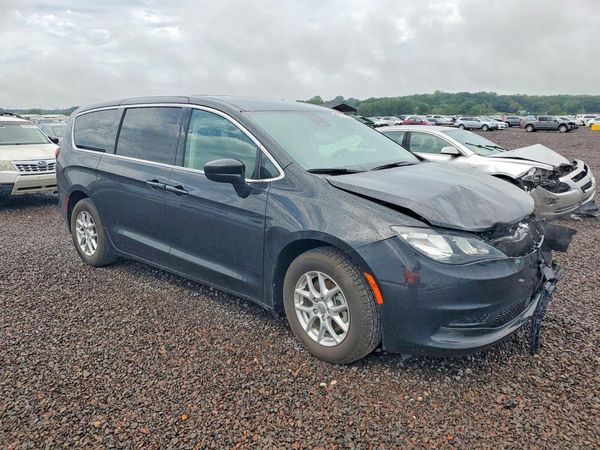 2023 CHRYSLER VOYAGER