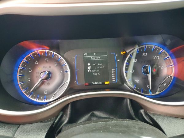 2023 CHRYSLER VOYAGER