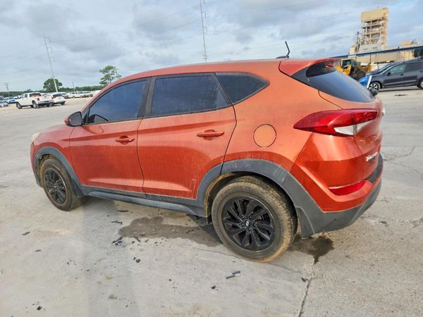 2017 HYUNDAI TUCSON SE (no options)