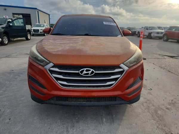 2017 HYUNDAI TUCSON SE (no options)