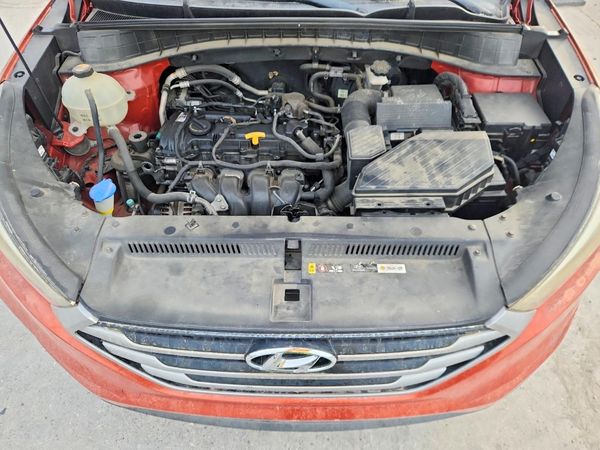 2017 HYUNDAI TUCSON SE (no options)