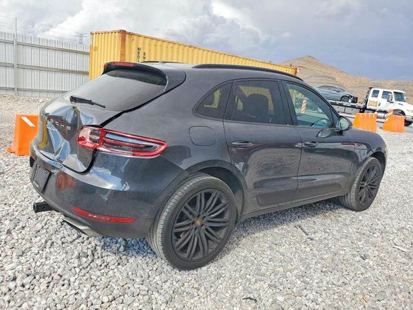 2017 PORSCHE MACAN