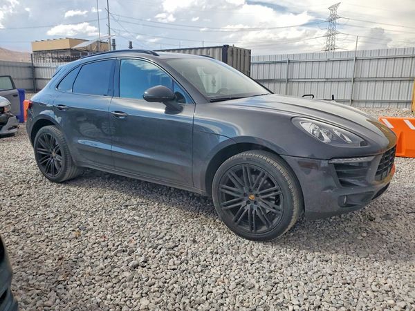 2017 PORSCHE MACAN