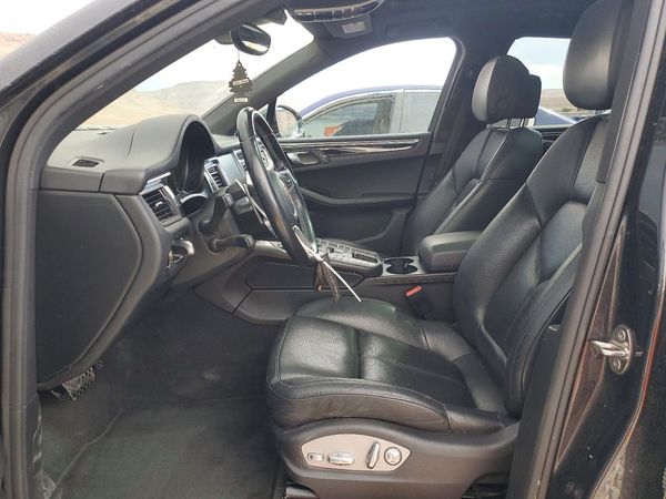 2017 PORSCHE MACAN