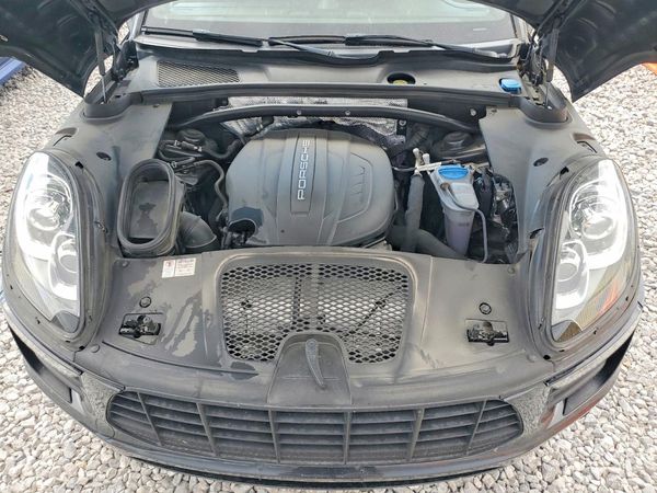 2017 PORSCHE MACAN