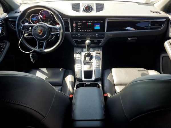 2021 PORSCHE MACAN Base