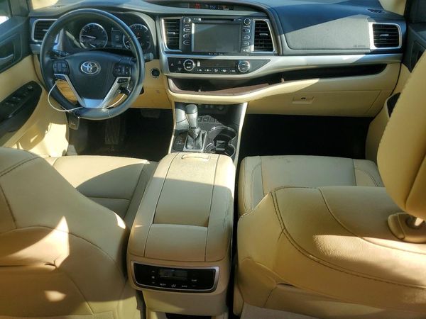 2017 TOYOTA HIGHLANDER SE/XLE