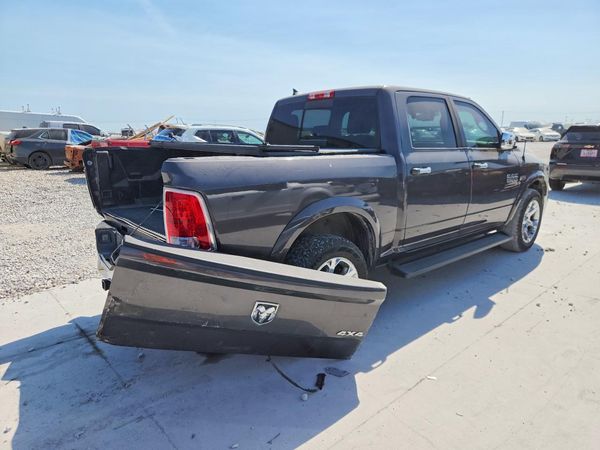 2017 RAM 1500 LARAMIE CREW CAB 4X4