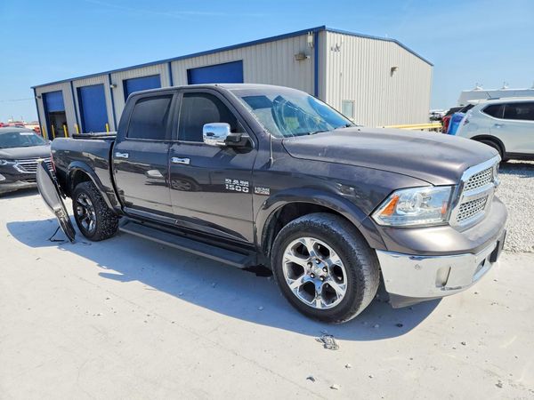 2017 RAM 1500 LARAMIE CREW CAB 4X4