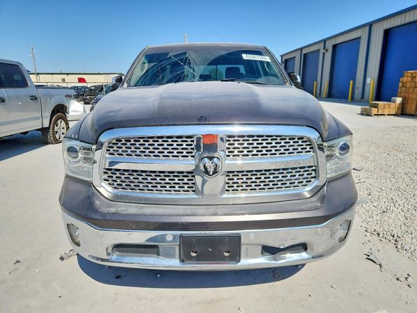 2017 RAM 1500 LARAMIE CREW CAB 4X4
