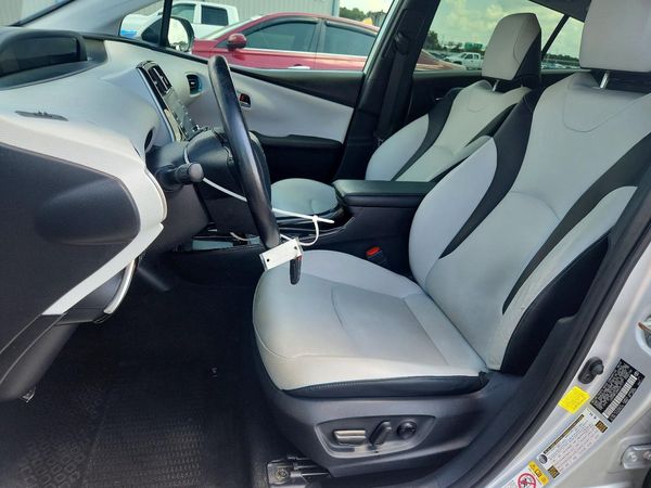 2022 TOYOTA PRIUS