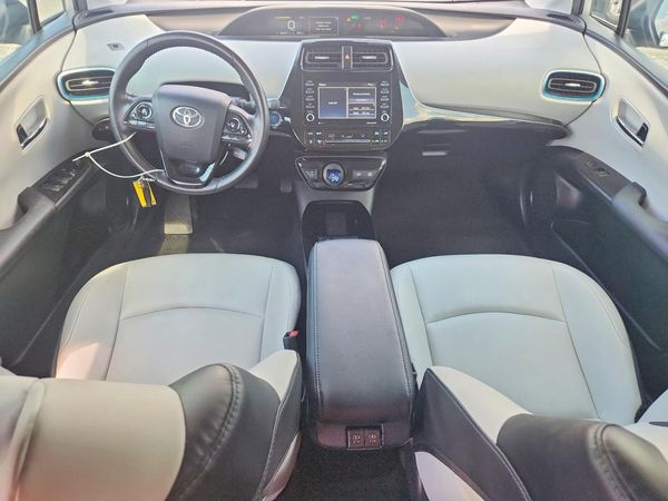 2022 TOYOTA PRIUS