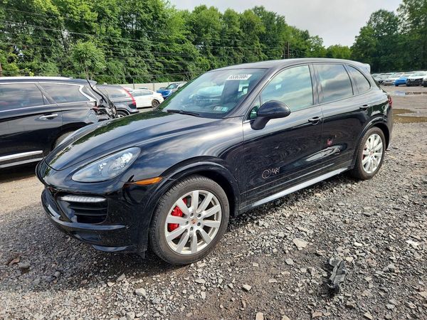 2014 PORSCHE CAYENNE GTS