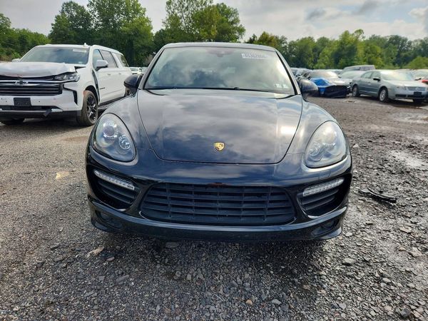 2014 PORSCHE CAYENNE GTS
