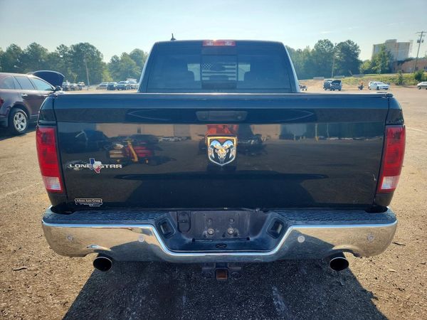 2014 RAM 1500 SLT CREW CAB 4X2