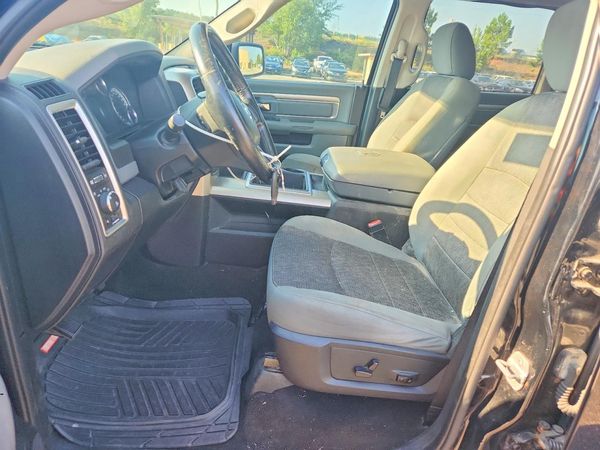 2014 RAM 1500 SLT CREW CAB 4X2