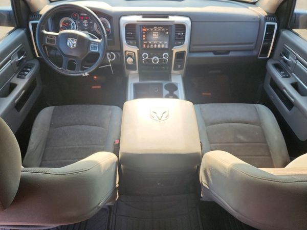 2014 RAM 1500 SLT CREW CAB 4X2