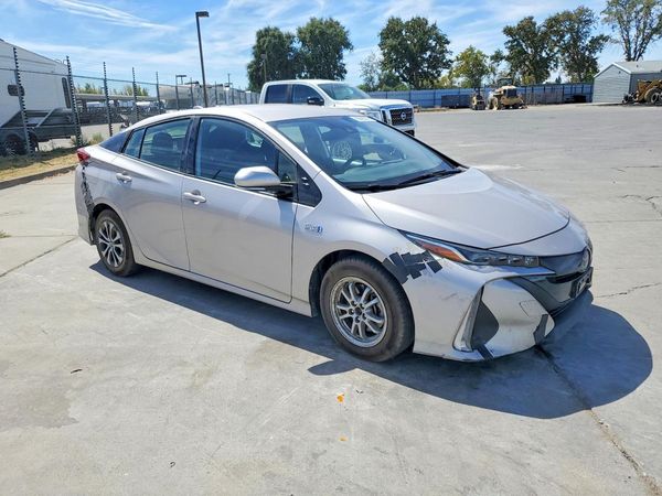 2020 TOYOTA PRIUS