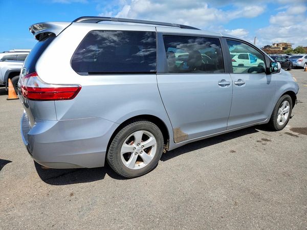 2015 TOYOTA SIENNA