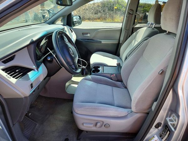2015 TOYOTA SIENNA