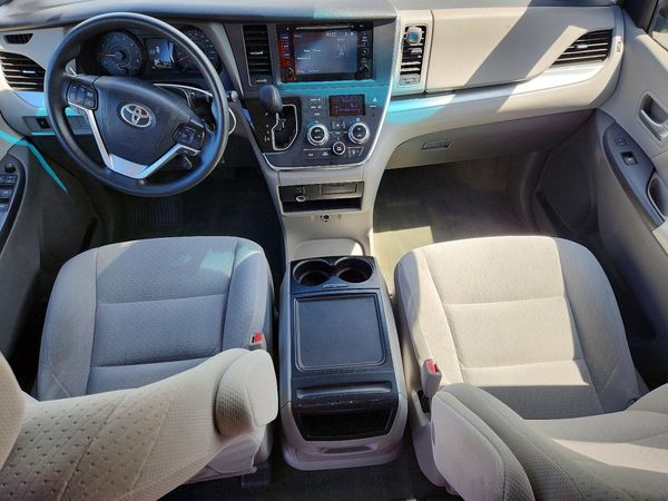 2015 TOYOTA SIENNA