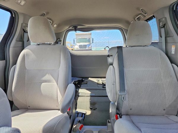 2015 TOYOTA SIENNA