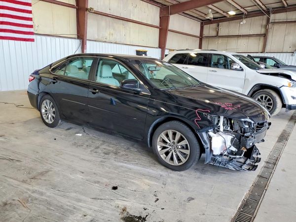2017 TOYOTA CAMRY LE/SE/XLE/XSE — Passenger 3/4