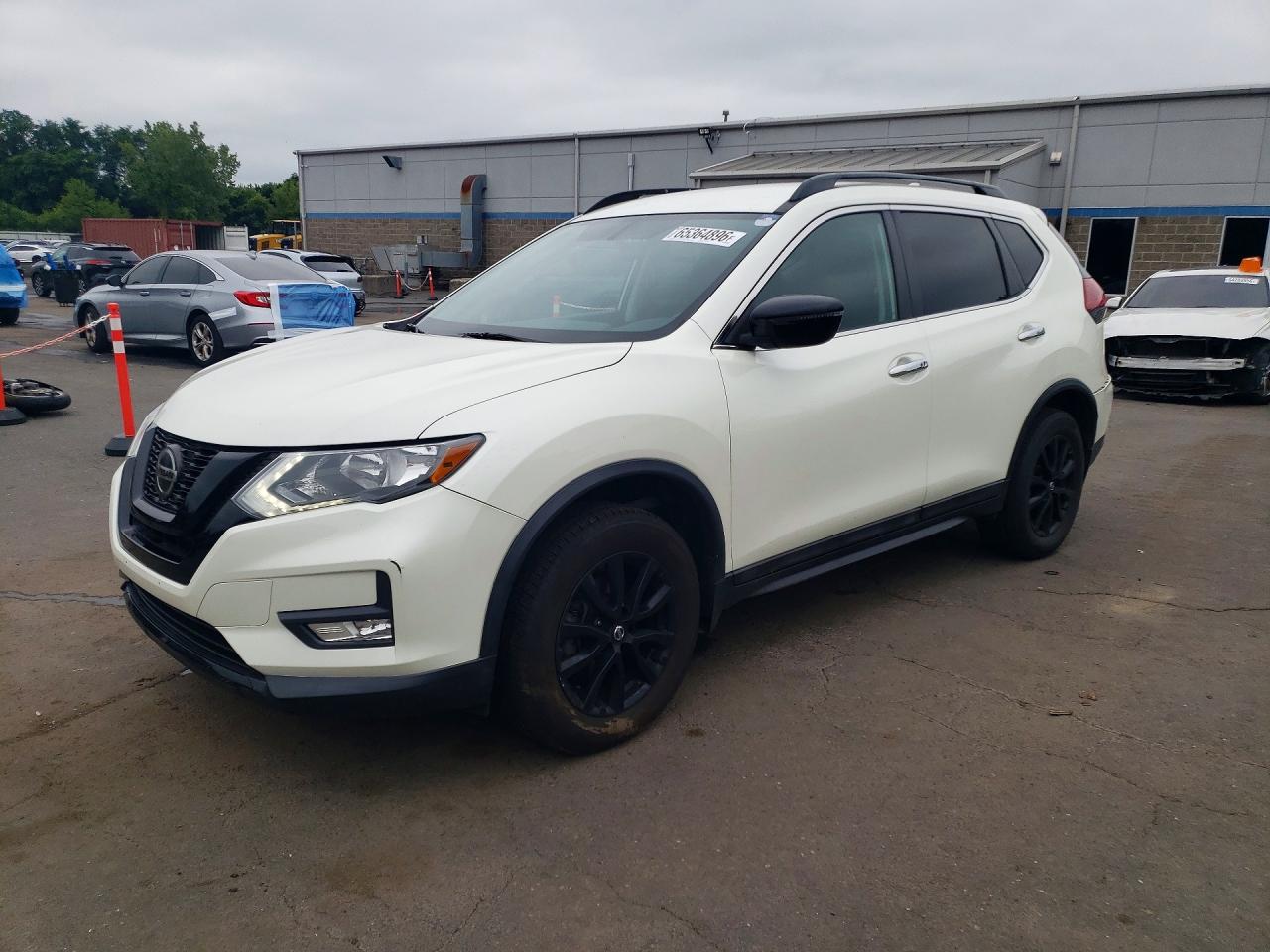 2018 NISSAN ROGUE — Front 3/4