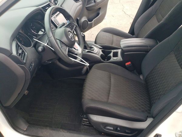 2018 NISSAN ROGUE — DENT