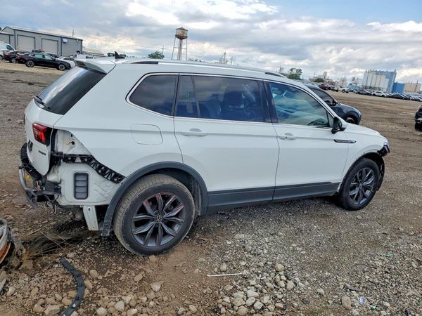 2022 VOLKSWAGEN TIGUAN 4Motion SE