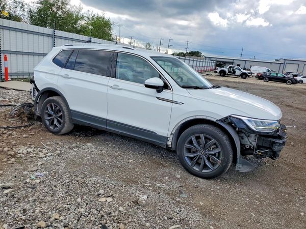 2022 VOLKSWAGEN TIGUAN 4Motion SE