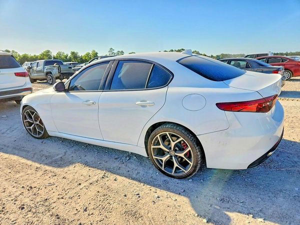 2018 ALFA ROMEO GIULIA TI RWD