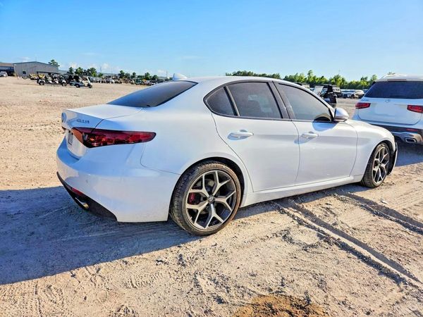 2018 ALFA ROMEO GIULIA TI RWD